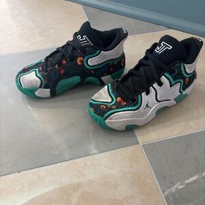 Jordan kids basketball sneakers- Tatum Garden Party